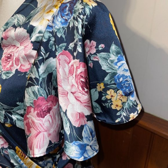 NWT Women's Lilyful Floral Multicolor Wrap Dress Size L $65 - Picture 3 of 7